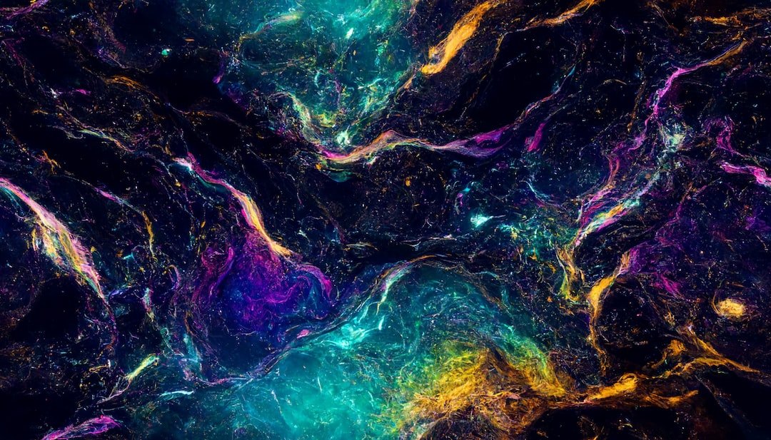 Imagen abstracta con motivos arremolinados en vibrantes tonos azules, morados, amarillos y naranjas que evocan una sensación de lujo, parecida a nubes cósmicas o nebulosas sobre un fondo oscuro.